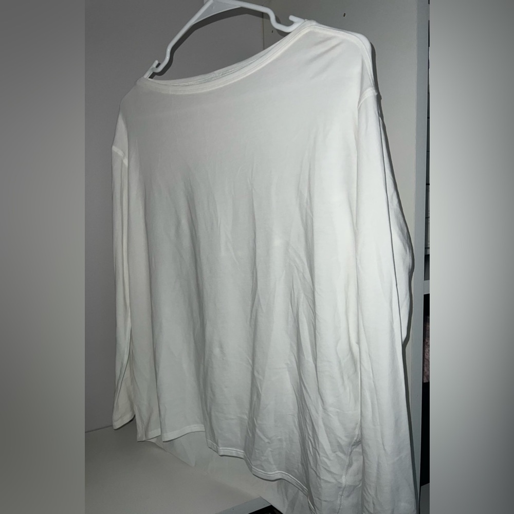 Size 2 Lululemon Long Sleeve Top in White